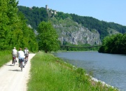 Durchhängende Holzbrücke bei Essing
