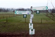 Typische Wegweisung in Niedersachsen