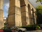 Römischer Aquädukt in Jouy