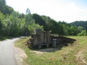 Reste der "Neuen Brücke"