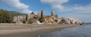 Blick auf Mamure Calesi vom Strand aus