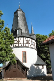 Seltene Rundkirche in Untersuhl
