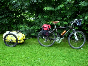 Trek 990 (Jg 1996) mit Vitelli Tourenanhänger, auf Berg-und Taltour im Toggenburg/ Ostschweiz, von Markus